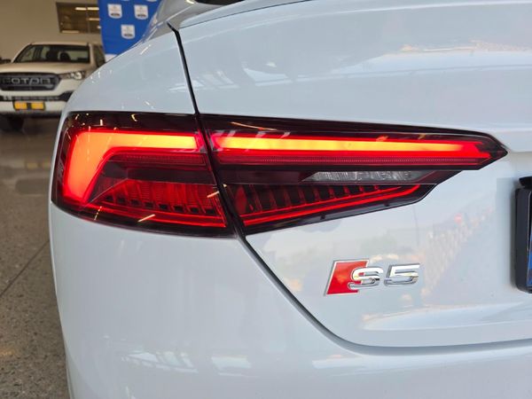 2017-Audi-S5-Sportback-30-TFSI-quattro-Auto image:8