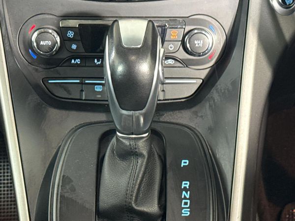 2015-Ford-Kuga-20-TDCi-Trend-Auto image:10