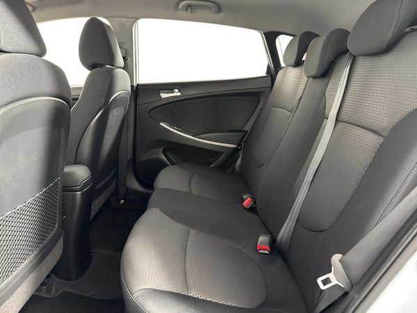 2016-Hyundai-Accent-16-Fluid-5-dr image:3