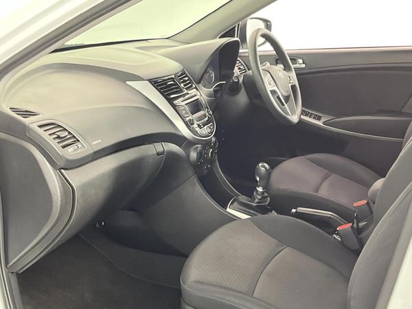 2016-Hyundai-Accent-16-Fluid-5-dr image:7