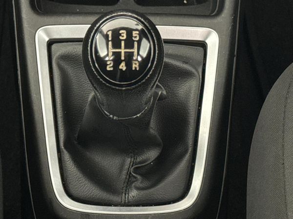 2018-Suzuki-Swift-12-GL image:10