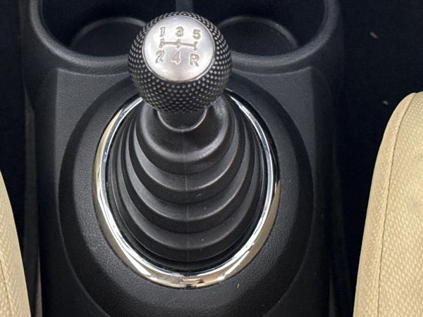 2013-Honda-Brio-12-Comfort-5-dr image:10