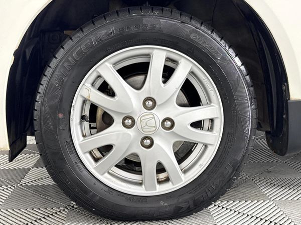 2013-Honda-Brio-12-Comfort-5-dr image:4