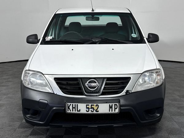 2021-Nissan-NP200-16-AC-Safety-Pack image:11