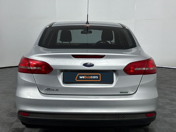 2015-Ford-Focus-10-EcoBoost-Ambiente image:18