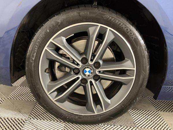 2021-BMW-1-Series-118i image:4
