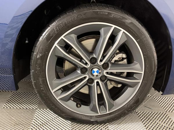 2021-BMW-1-Series-118i image:5