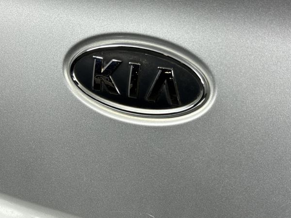 2011-Kia-Cerato-20-Koup image:10