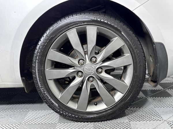 2011-Kia-Cerato-20-Koup image:5