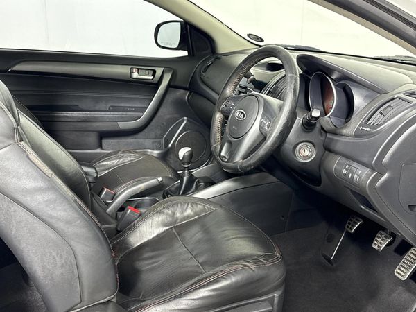 2011-Kia-Cerato-20-Koup image:8