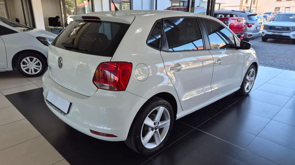 2019-Volkswagen-Polo-Vivo-16-Highline-5-dr image:3