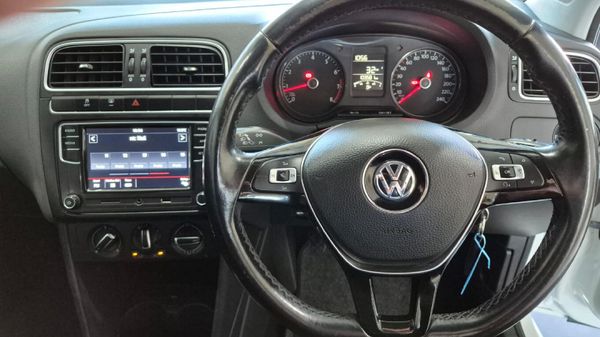 2019-Volkswagen-Polo-Vivo-16-Highline-5-dr image:8
