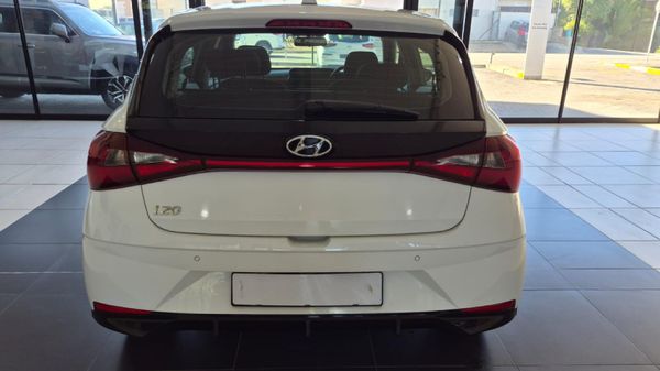 2023-Hyundai-i20-12-Motion image:3