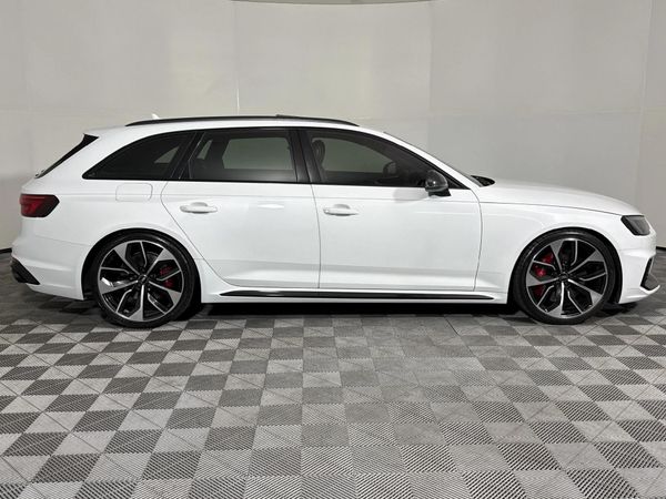 2019-Audi-RS4-Avant-quattro image:16