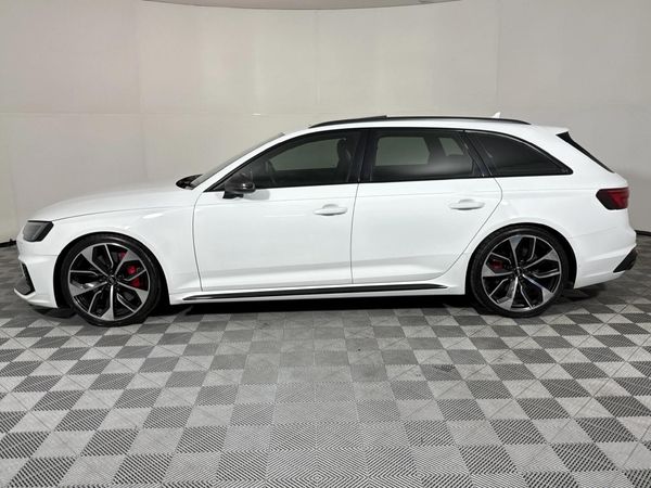 2019-Audi-RS4-Avant-quattro image:18