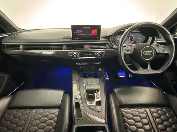 2019-Audi-RS4-Avant-quattro image:1