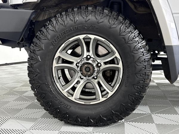 2021-Toyota-Land-Cruiser-76-45-D-V8-Station-Wagon image:3