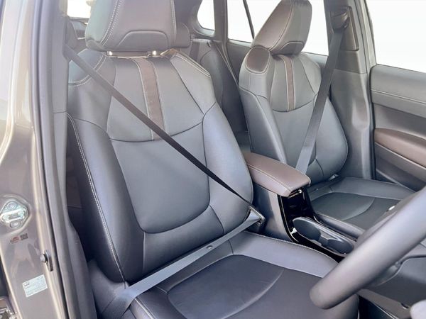 2026-Toyota-Corolla-Cross-18-XR-Hybrid image:9