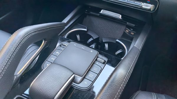 2024-Mercedes-Benz-GLE-450d-4Matic image:12