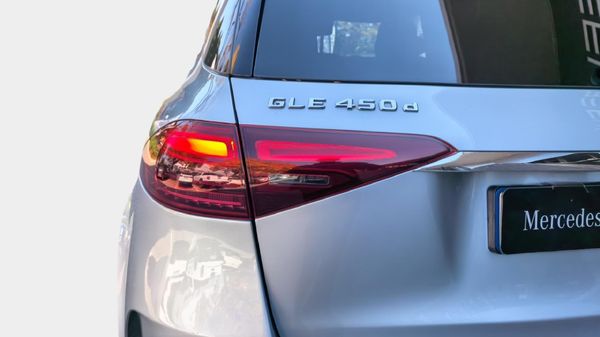 2024-Mercedes-Benz-GLE-450d-4Matic image:18