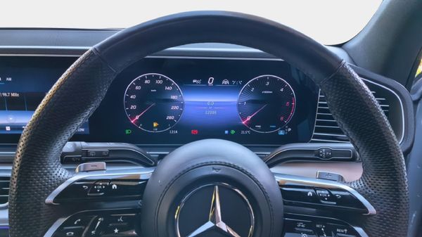2024-Mercedes-Benz-GLE-450d-4Matic image:5