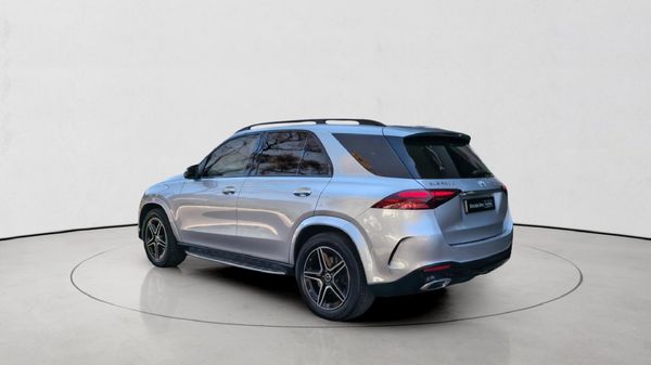 2024-Mercedes-Benz-GLE-450d-4Matic image:8