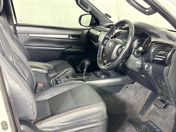 2022-Toyota-Hilux-28-GD-6-Raised-Body-Legend-4x4-Auto-Extended-Cab image:8