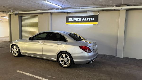 2016-Mercedes-Benz-C-Class-C-180-Auto image:24