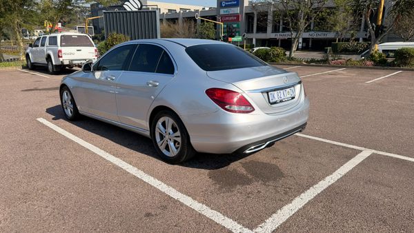 2016-Mercedes-Benz-C-Class-C-180-Auto image:4