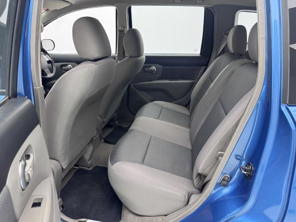 2008-Nissan-Livina-16-Visia image:11