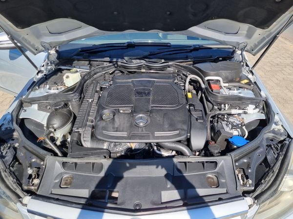 2014-Mercedes-Benz-C-Class-C-300-Avantgarde-Auto image:15