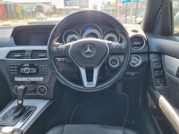2014-Mercedes-Benz-C-Class-C-300-Avantgarde-Auto image:4