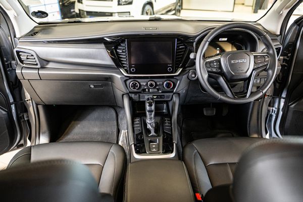 2025-Isuzu-Mu-x-19D-LS-Auto image:12