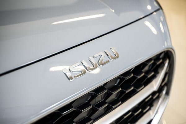 2025-Isuzu-Mu-x-19D-LS-Auto image:4