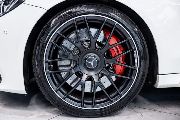 2017-Mercedes-AMG-C-Class-AMG-Coupe-C63-S image:11