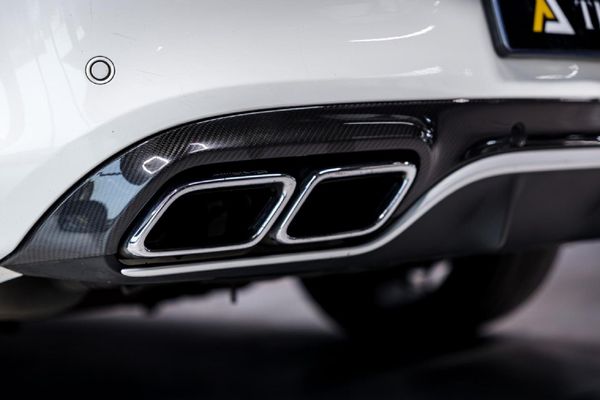 2017-Mercedes-AMG-C-Class-AMG-Coupe-C63-S image:15
