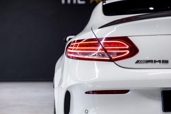 2017-Mercedes-AMG-C-Class-AMG-Coupe-C63-S image:16
