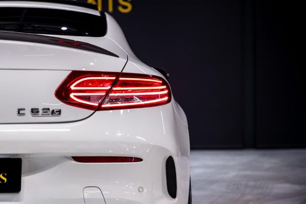 2017-Mercedes-AMG-C-Class-AMG-Coupe-C63-S image:17