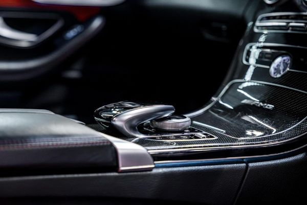 2017-Mercedes-AMG-C-Class-AMG-Coupe-C63-S image:26