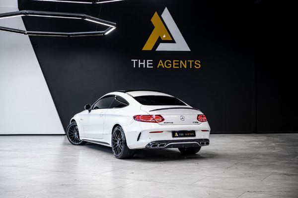 2017-Mercedes-AMG-C-Class-AMG-Coupe-C63-S image:7