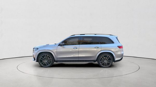 2026-Mercedes-Benz-GLS-450d-4Matic image:9