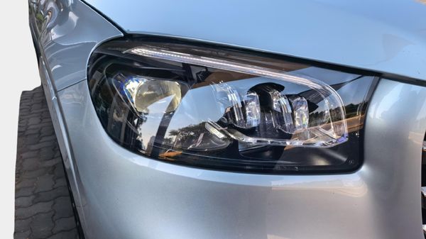 2026-Mercedes-Benz-GLS-450d-4Matic image:17