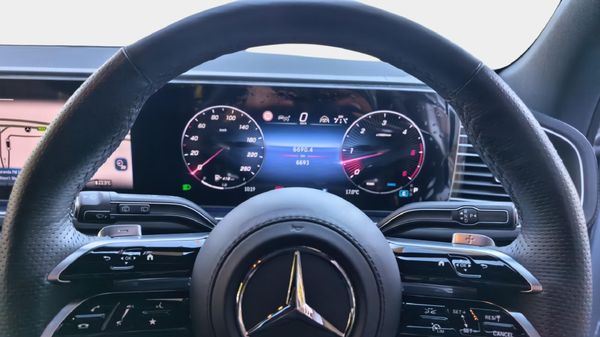 2026-Mercedes-Benz-GLS-450d-4Matic image:5