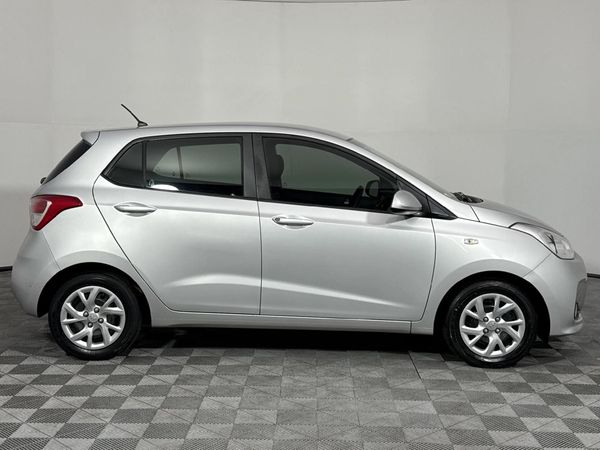 2018-Hyundai-Grand-i10-10-Motion image:15