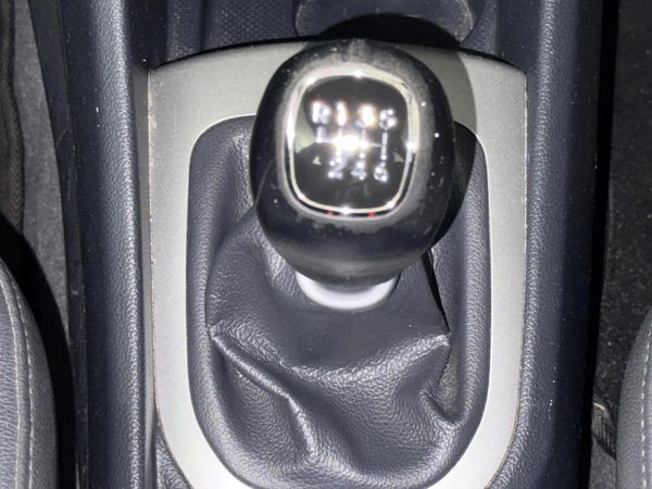 2017-Kia-Rio-14-Tec-5-dr image:10