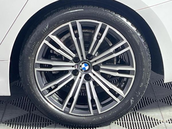 2019-BMW-3-Series-320i-M-Sport-Launch-Edition image:6