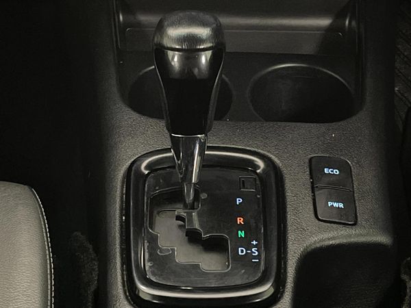 2023-Toyota-Hilux-28-GD-6-Raised-Body-Legend-4x4-Auto-Double-Cab image:10