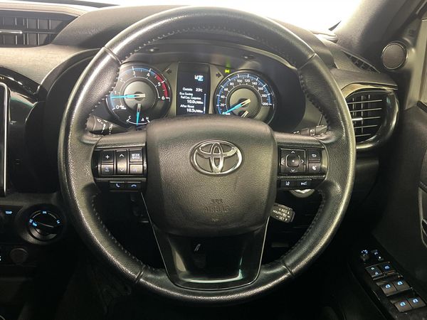 2023-Toyota-Hilux-28-GD-6-Raised-Body-Legend-4x4-Auto-Double-Cab image:12