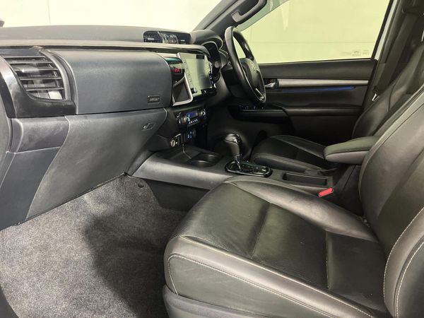 2023-Toyota-Hilux-28-GD-6-Raised-Body-Legend-4x4-Auto-Double-Cab image:8
