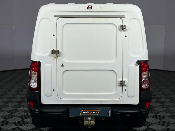 2023-Nissan-NP200-16 image:14